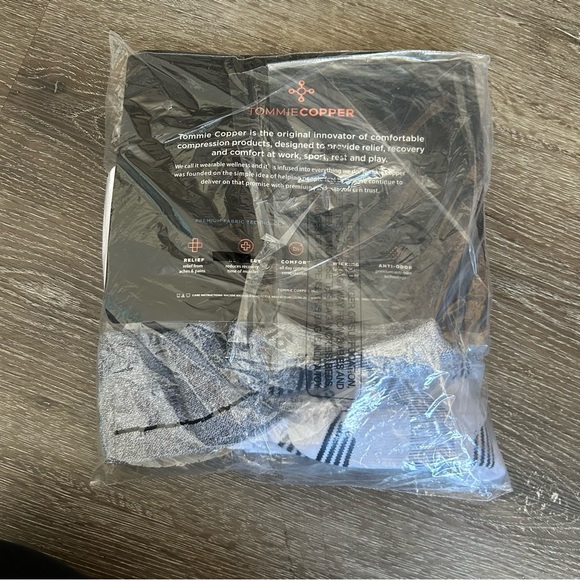 New Women’s Tommie Copper M 7-9.5 4 Pack of Over the Calf Compression Socks - Picture 5 of 7